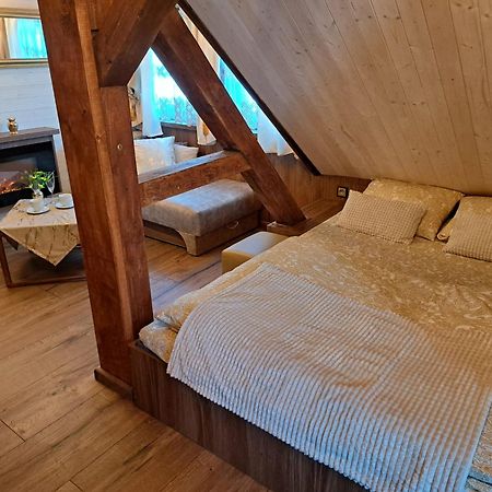 Dworek Biala Dama Pokoje Z Klimatyzacja Gniezno Luaran gambar
