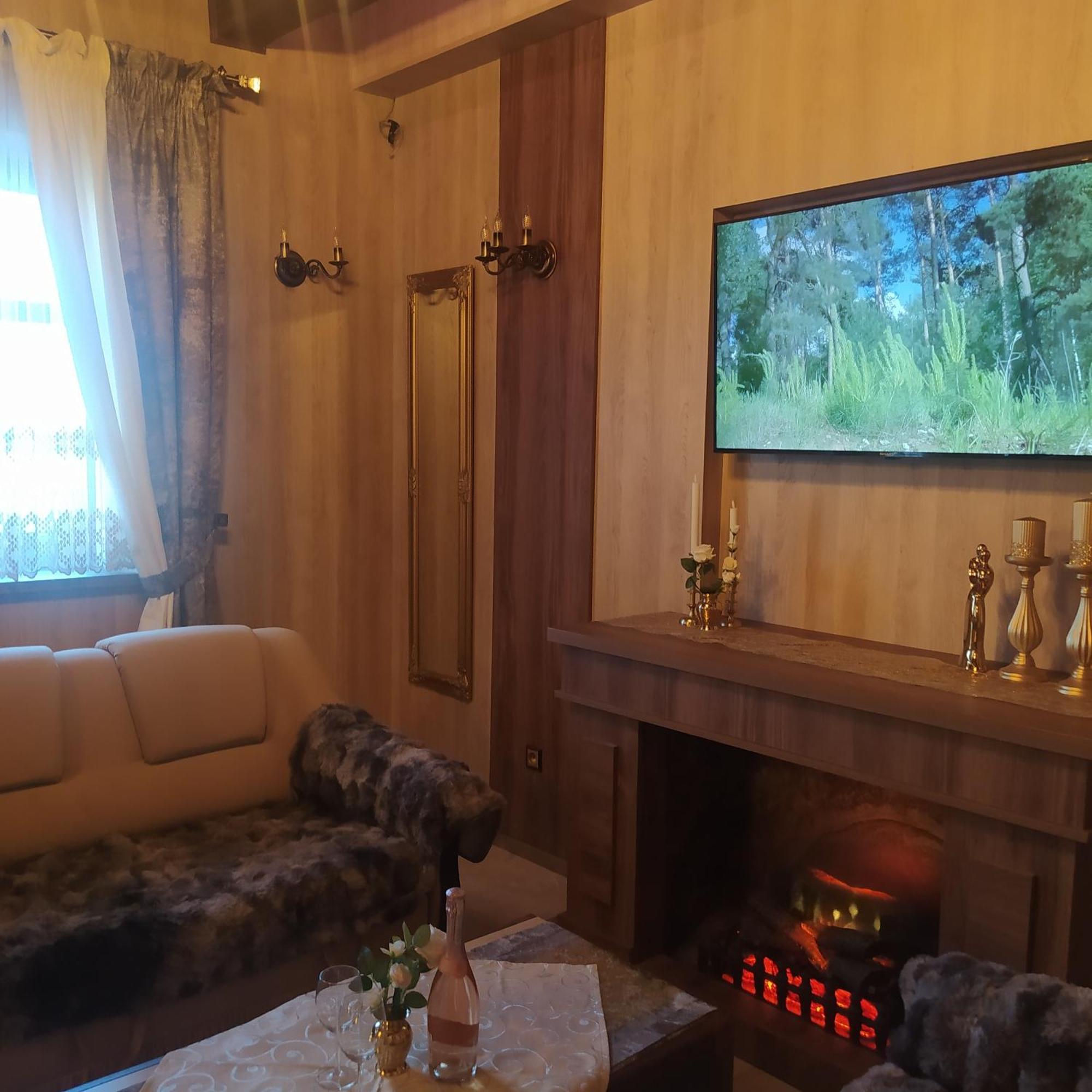 Dworek Biala Dama Pokoje Z Klimatyzacja Gniezno Luaran gambar